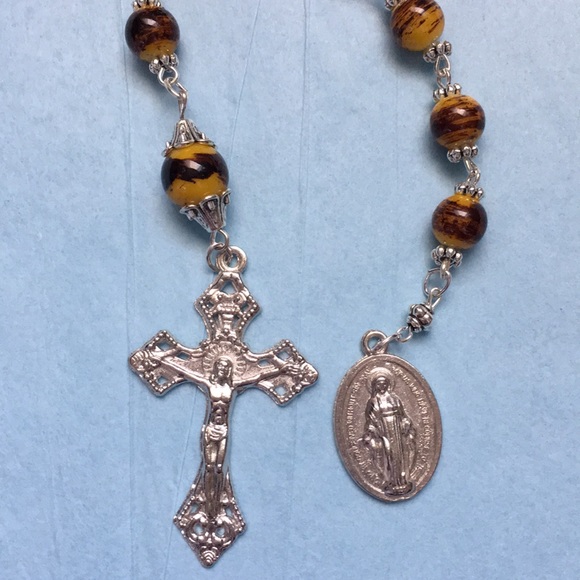 New Tiger Eye Pocket Rosary - Picture 2 of 7